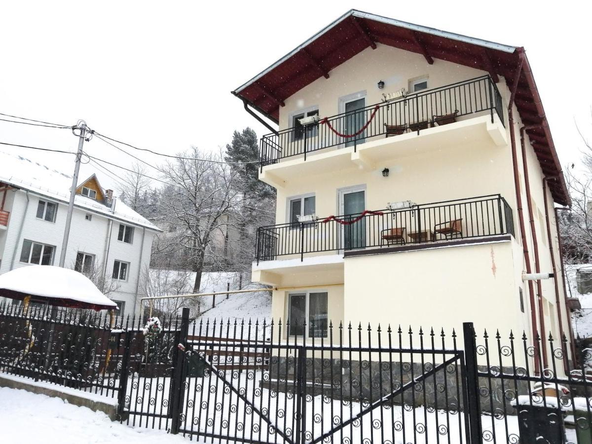 Casa Zura Hotel Buşteni Exterior foto