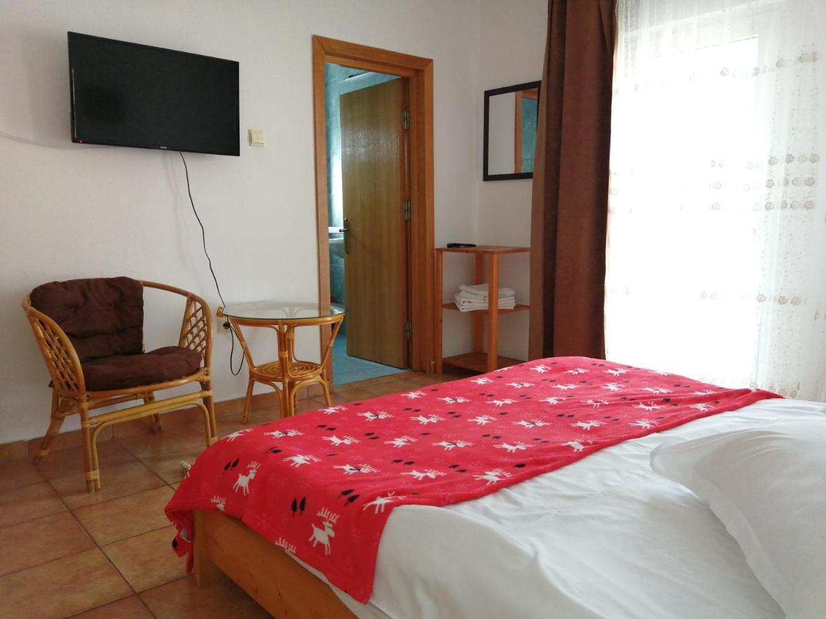 Casa Zura Hotel Buşteni Exterior foto