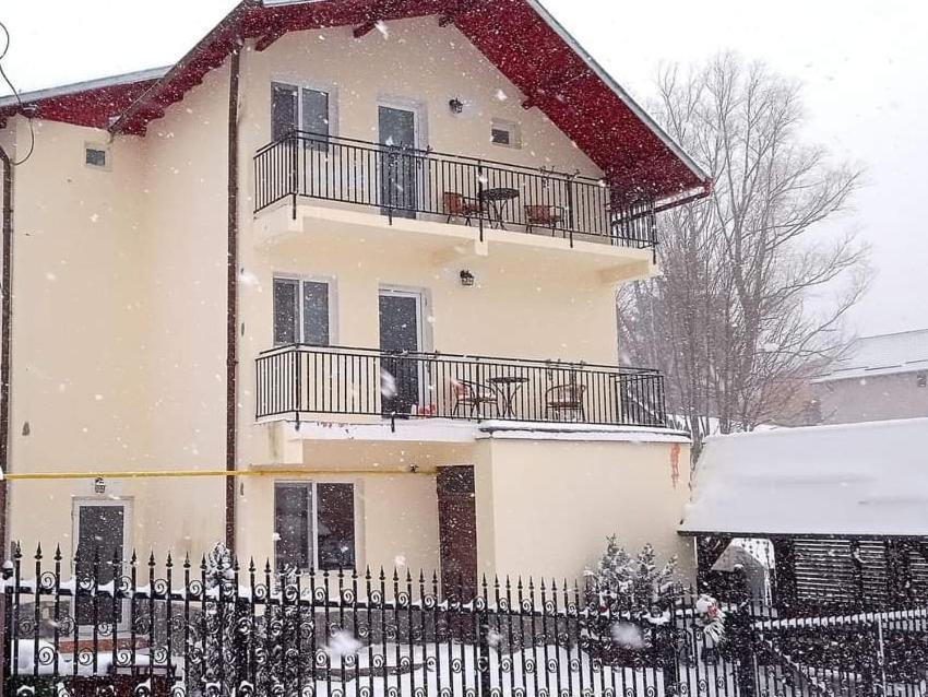 Casa Zura Hotel Buşteni Exterior foto