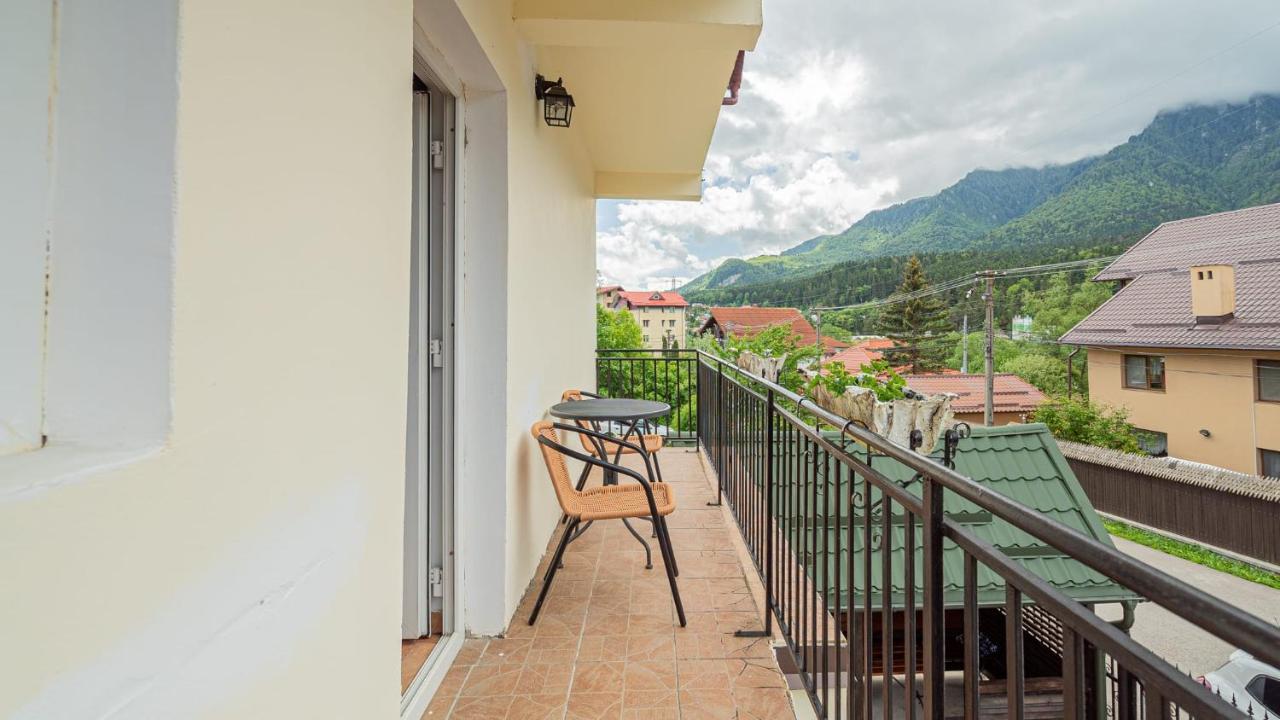 Casa Zura Hotel Buşteni Exterior foto