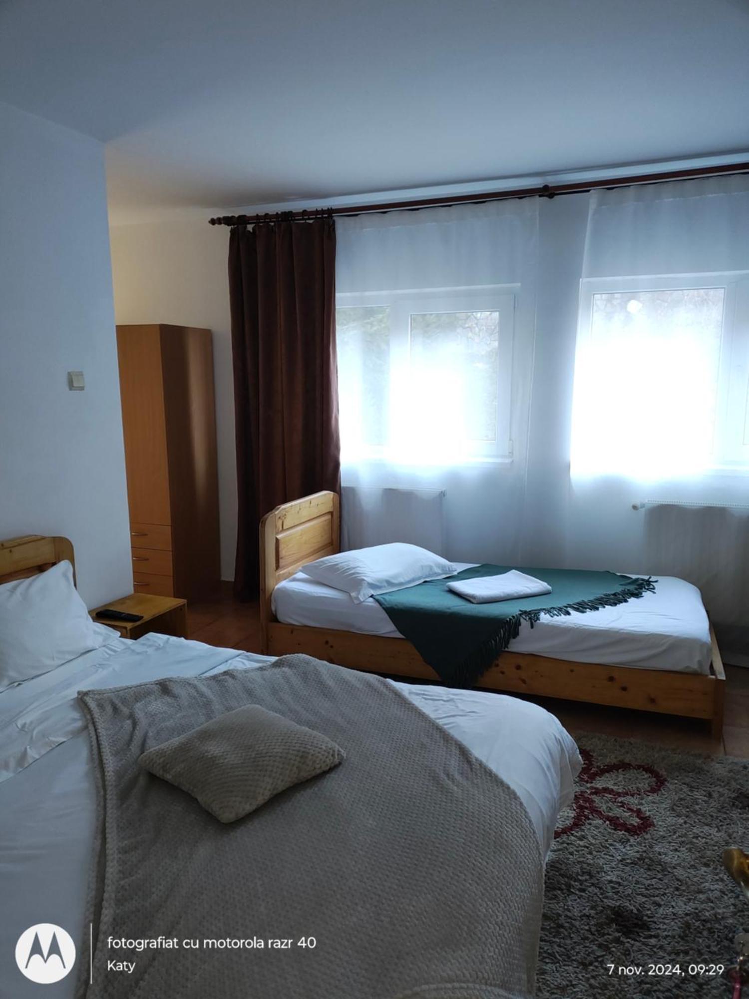 Casa Zura Hotel Buşteni Exterior foto